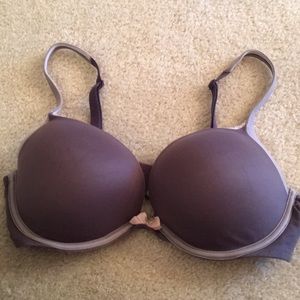 Victoria’s  Secret body by Victoria push up bra